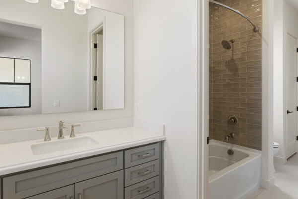 Hazelwood Homesite 20 Barcelona Floor Plan Urban Farmhouse Elevation jack & Jill bath from 3rd bedroom
