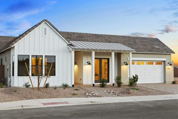 Hazelwood Homesite 19 Daviana Floor Plan Urban Farmhouse Elevation front yard